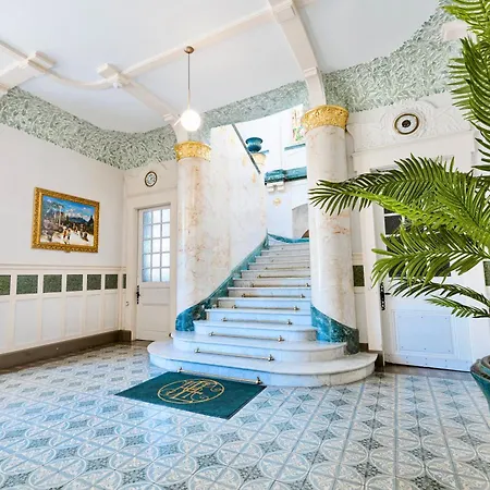 Beauregard - Vue & Montagne, Palace