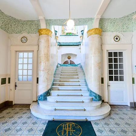 Beauregard - Vue & Montagne, Palace *