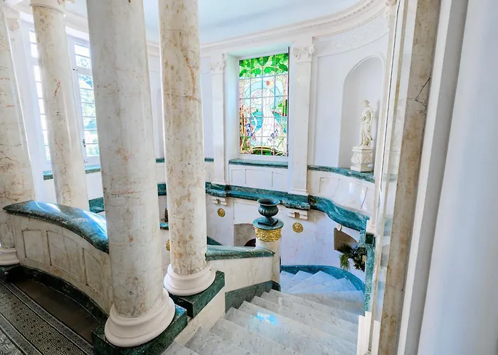 Beauregard - Vue & Montagne, Palace